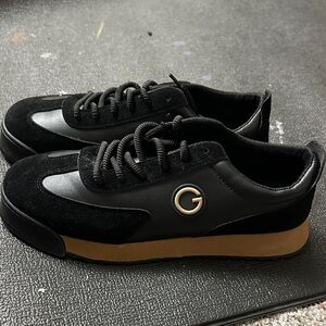 GAIAM Black and Tan Sneakers